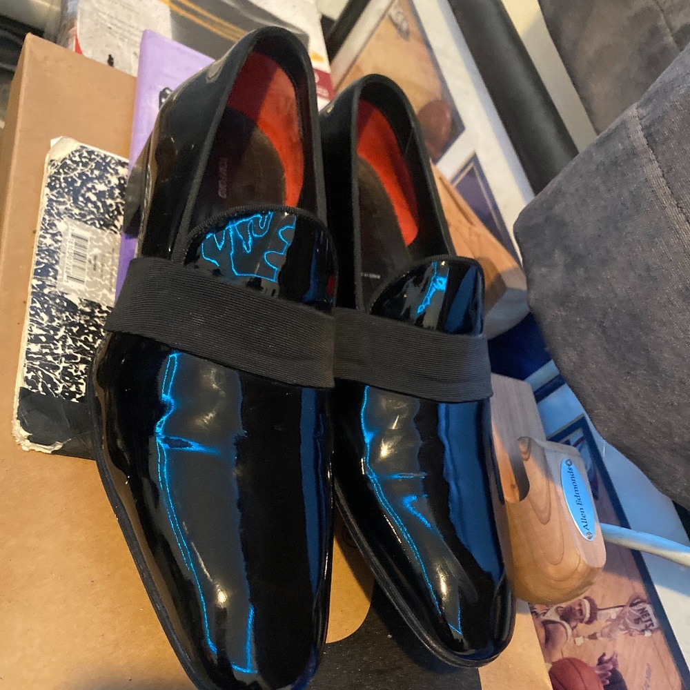 Men’s 9.5 TOM FORD PATENT leather web strap